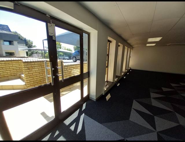 210M² OFFICE TO LET IN BRYANSTON